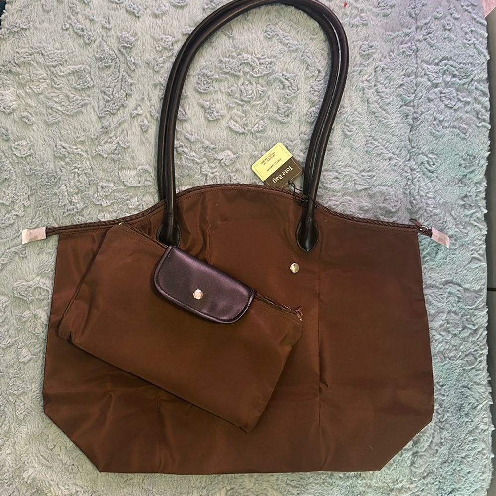 Travel tote